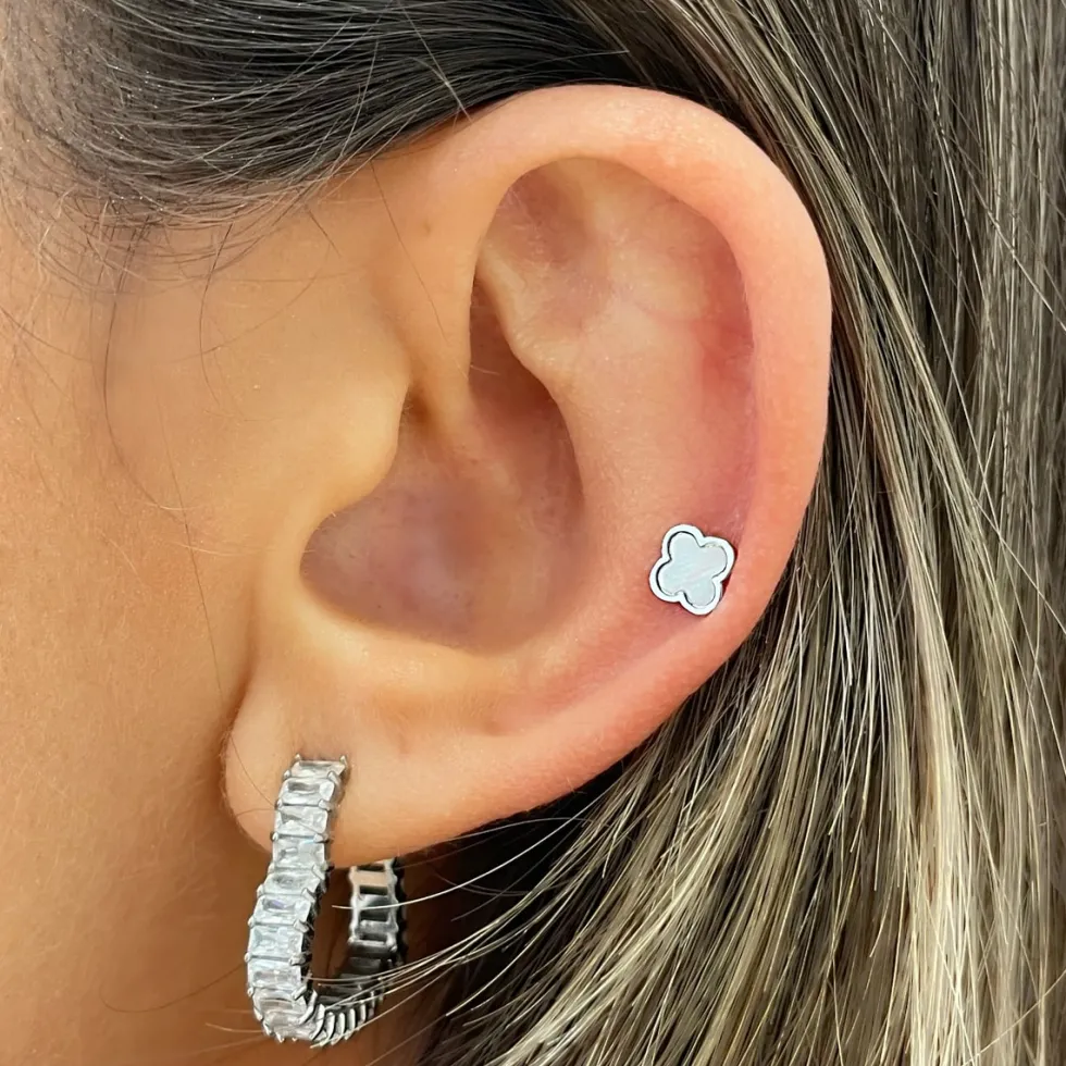 Clover Perlmutt Piercing | 18K vergoldet