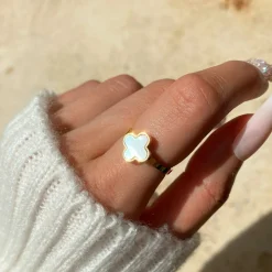Clover Perlmutt Ring | 18K vergoldet